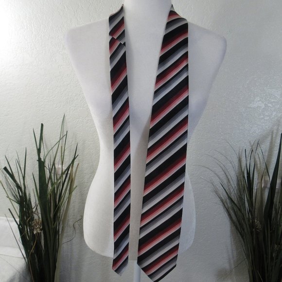 Alexander Julian Colours Tie Striped Necktie Red - Picture 2 of 5